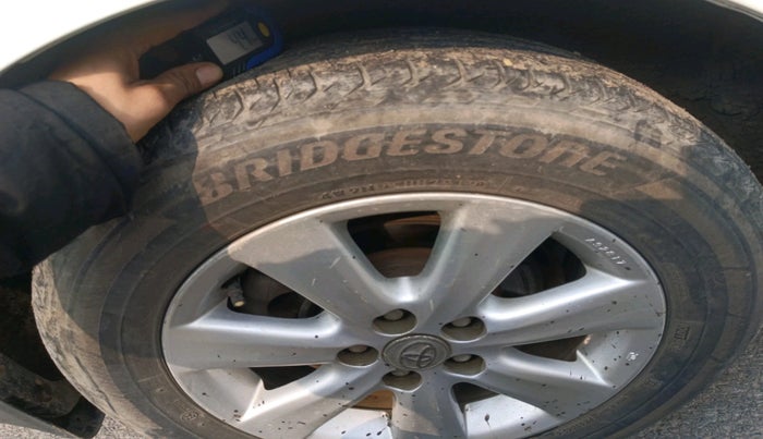 2014 Toyota Corolla Altis G PETROL, Petrol, Manual, 85,920 km, tyre