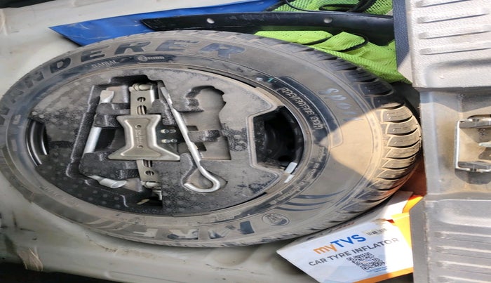 2016 Maruti Vitara Brezza VDI (O), Diesel, Manual, 1,58,628 km, tyre