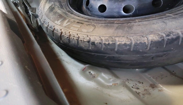 2013 Maruti Alto 800 LXI, Petrol, Manual, 72,623 km, tyre