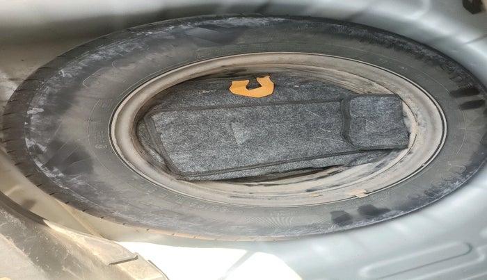 2019 Hyundai VENUE SX PLUS 1.0 TURBO DCT, Petrol, Automatic, 1,21,056 km, tyre