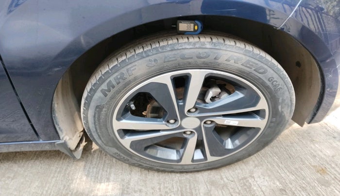 2023 Tata ALTROZ XZ PLUS SUNROOF CNG, Petrol, Manual, 27,513 km, tyre