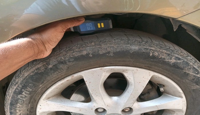 2013 Nissan Micra XV CVT, Petrol, Automatic, 1,14,099 km, tyre