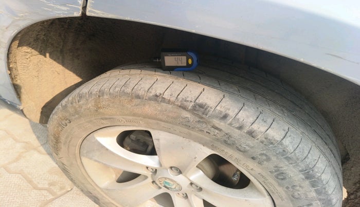 2011 Skoda Yeti AMBITION 2.0 TDI CR 4X2, Diesel, Manual, 1,80,781 km, tyre