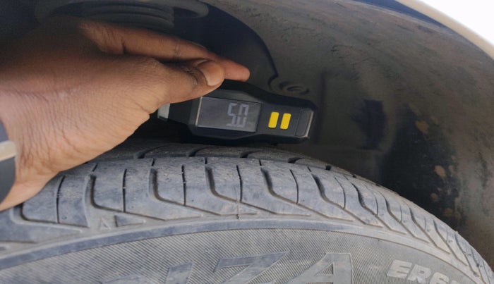 2016 Hyundai Elite i20 SPORTZ 1.2, Petrol, Manual, 1,19,761 km, tyre