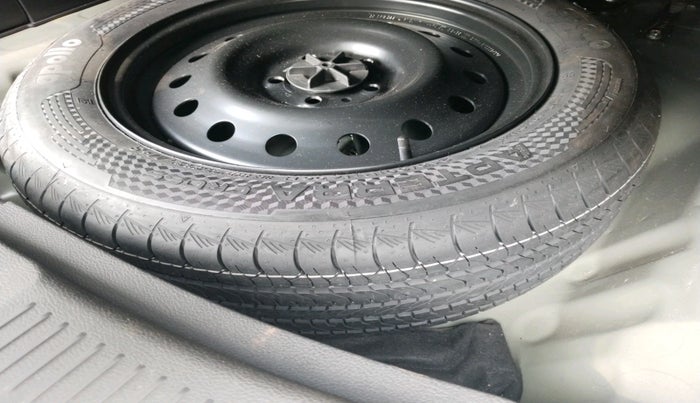 2023 Toyota URBAN CRUISER HYRYDER E NEO DRIVE, Petrol, Manual, 21,491 km, tyre