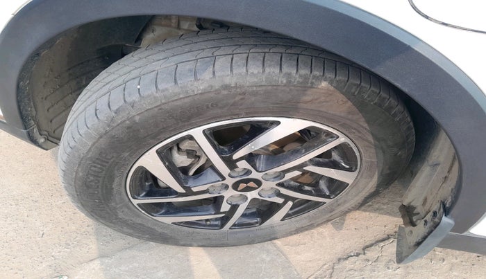 2023 Mahindra XUV400 EL 7.2 KW, Electric, Automatic, 97,815 km, tyre