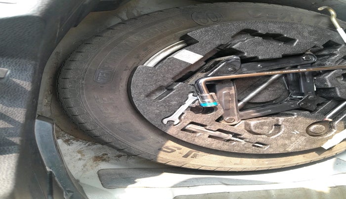 2023 Mahindra XUV400 EL 7.2 KW, Electric, Automatic, 97,815 km, tyre