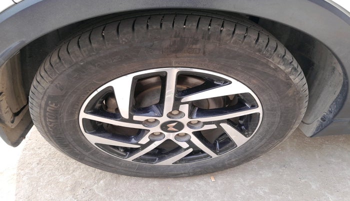 2023 Mahindra XUV400 EL 7.2 KW, Electric, Automatic, 97,815 km, tyre