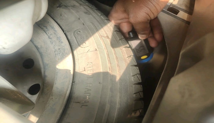 2017 Maruti Wagon R 1.0 LXI CNG, CNG, Manual, 1,29,427 km, tyre