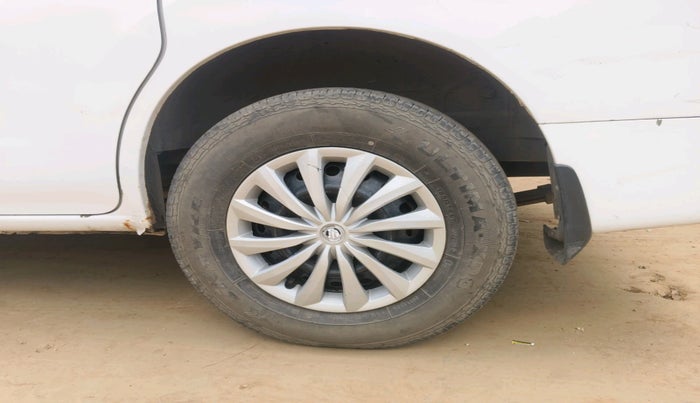 2012 Nissan Evalia XE, Diesel, Manual, 1,42,858 km, tyre