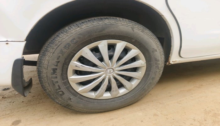 2012 Nissan Evalia XE, Diesel, Manual, 1,42,858 km, tyre