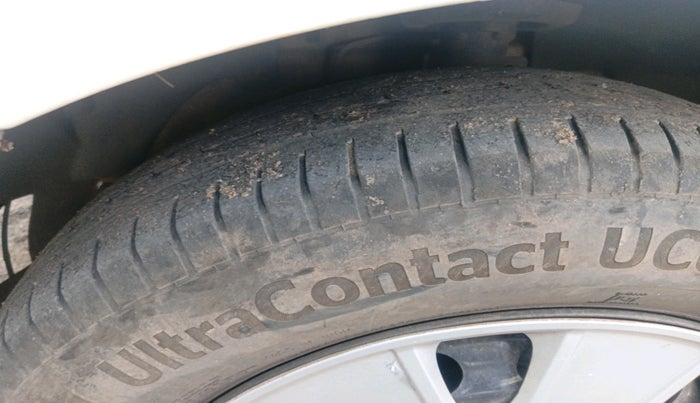 2011 Ford Fiesta Classic CLXI 1.4 DIESEL, Diesel, Manual, 1,79,287 km, tyre