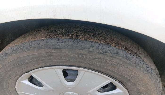 2011 Ford Fiesta Classic CLXI 1.4 DIESEL, Diesel, Manual, 1,79,287 km, tyre