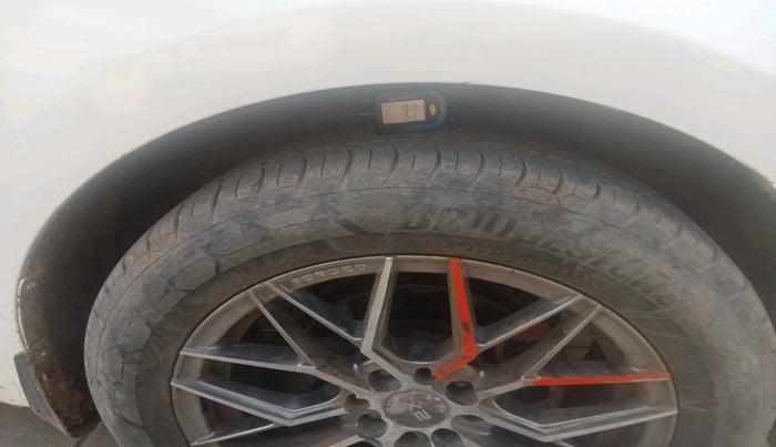 2016 Hyundai Elite i20 ASTA 1.4 CRDI, Diesel, Manual, 50,401 km, tyre