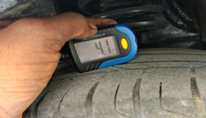 2017 Maruti Vitara Brezza ZDI, Diesel, Manual, 1,13,309 km, tyre