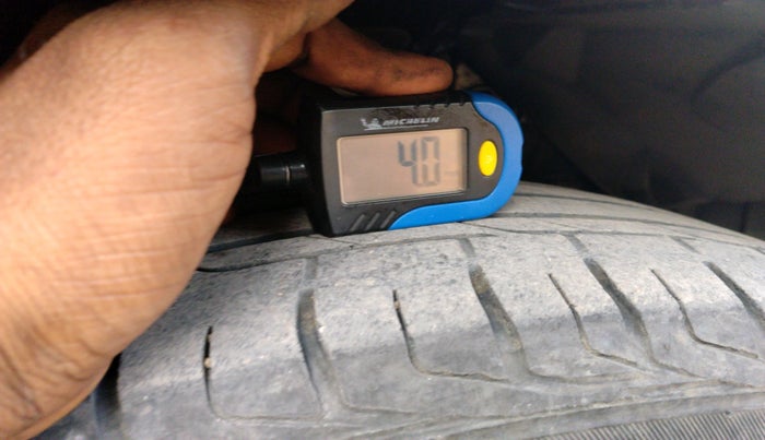 2017 Maruti Vitara Brezza ZDI, Diesel, Manual, 1,13,309 km, tyre