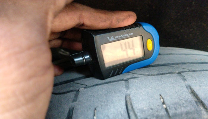 2017 Maruti Vitara Brezza ZDI, Diesel, Manual, 1,13,309 km, tyre