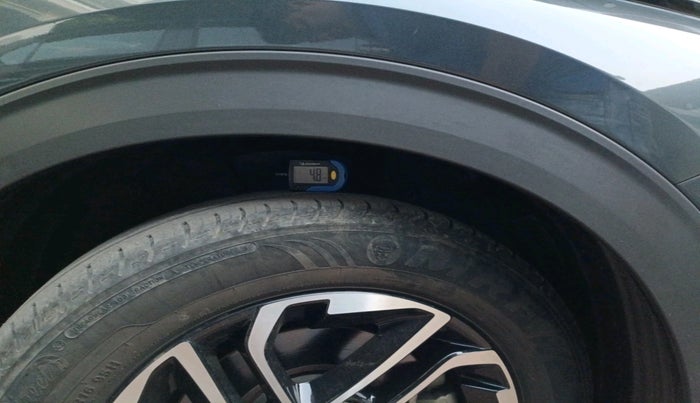 2022 KIA CARENS PRESTIGE PLUS 1.4 PETROL DCT 7 STR, Petrol, Automatic, 31,154 km, tyre