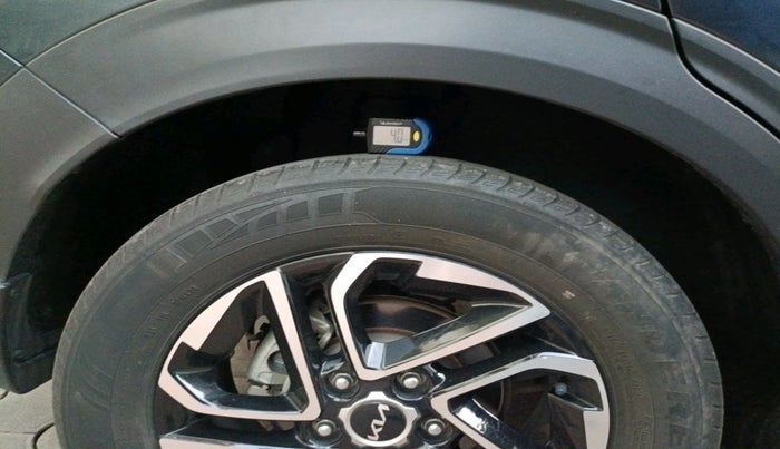 2022 KIA CARENS PRESTIGE PLUS 1.4 PETROL DCT 7 STR, Petrol, Automatic, 31,154 km, tyre