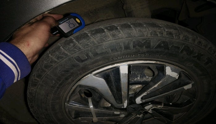 2013 Hyundai Eon ERA +, Petrol, Manual, 90,323 km, tyre