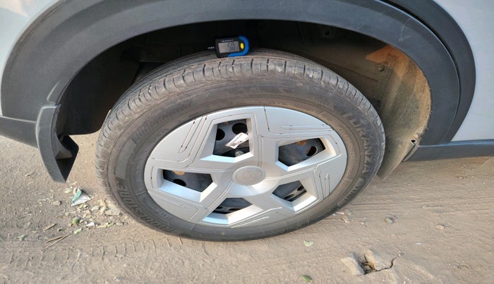 2025 Tata NEXON PURE SUNROOF 1.2 PETROL, Petrol, Manual, 8,775 km, tyre