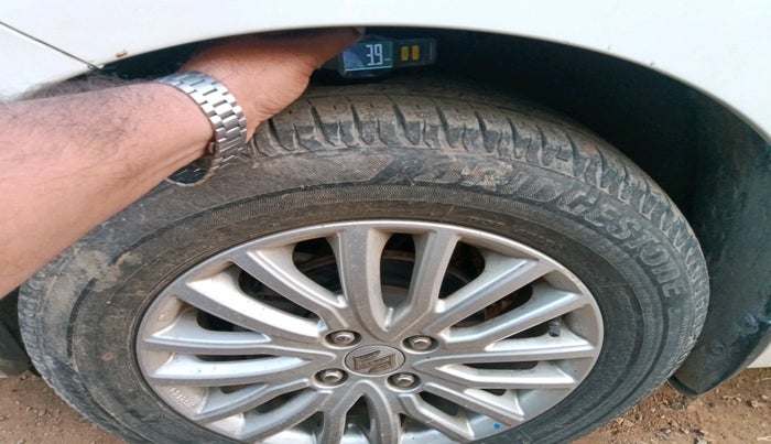 2020 Maruti Dzire ZXI, Petrol, Manual, 38,814 km, tyre