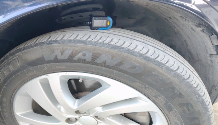 2020 Landrover DISCOVERY SPORT SE R-DYNAMIC 2.0 DIESEL, Diesel, Automatic, 1,33,734 km, tyre