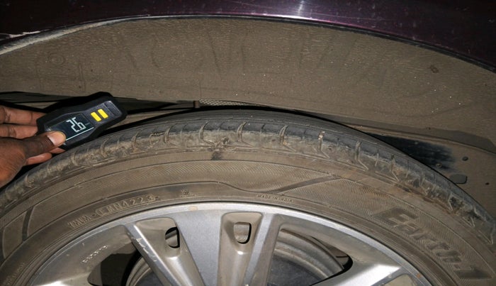 2016 Toyota Innova Crysta 2.4 ZX 7 STR, Diesel, Manual, 2,04,034 km, tyre