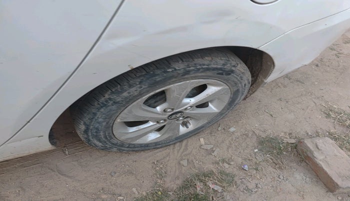 2017 Hyundai Xcent SX 1.2, Petrol, Manual, 95,843 km, tyre