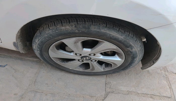 2017 Hyundai Xcent SX 1.2, Petrol, Manual, 95,843 km, tyre