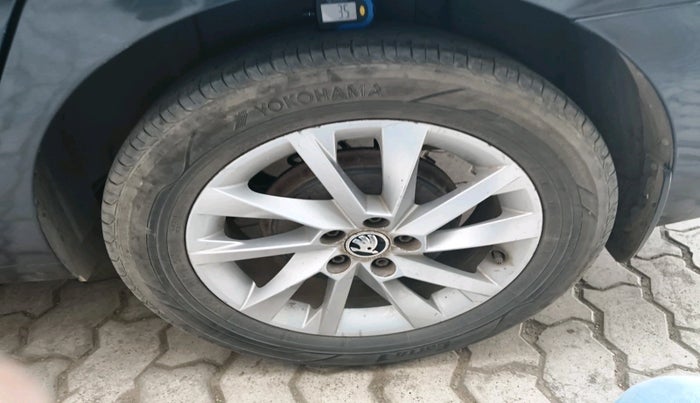 2022 Skoda SLAVIA AMBITION 1.0L TSI AT, Petrol, Automatic, 87,352 km, tyre