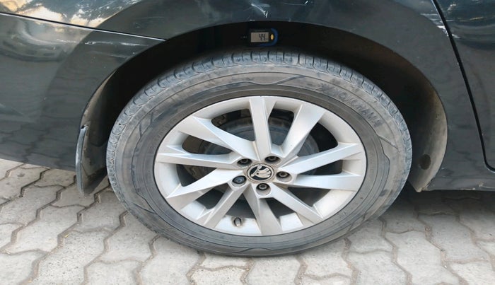 2022 Skoda SLAVIA AMBITION 1.0L TSI AT, Petrol, Automatic, 87,352 km, tyre