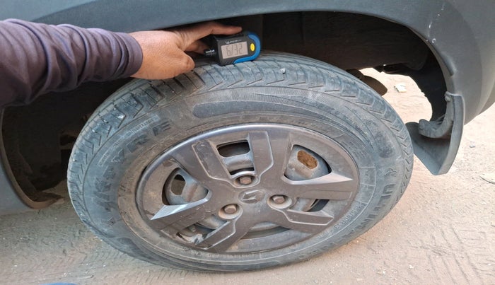 2018 Renault Kwid RXT 1.0 AMT (O), Petrol, Automatic, 48,028 km, tyre