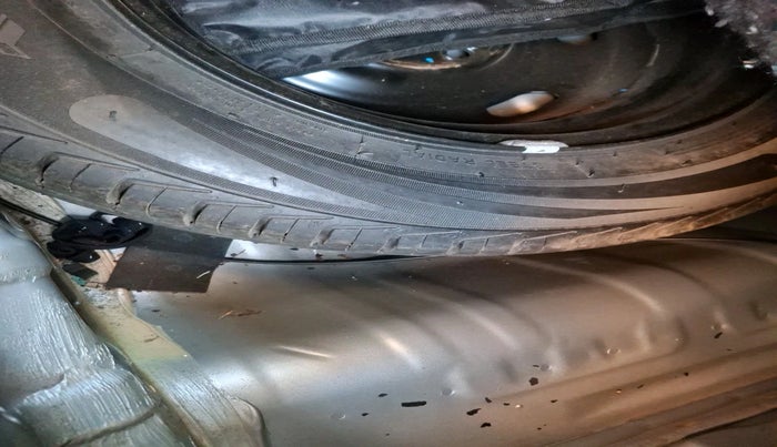 2018 Renault Kwid RXT 1.0 AMT (O), Petrol, Automatic, 48,028 km, tyre