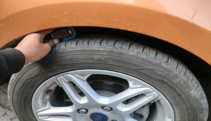 2017 Ford Figo Aspire TITANIUM 1.2 PETROL, Petrol, Manual, 49,705 km, tyre