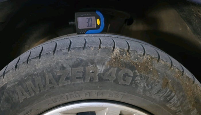 2018 Maruti Dzire VXI, Petrol, Manual, 1,05,778 km, tyre