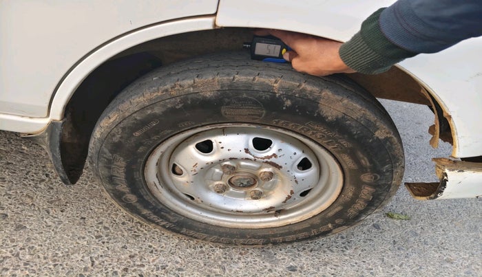 2012 Maruti Eeco 5 STR, Petrol, Manual, 1,73,109 km, tyre