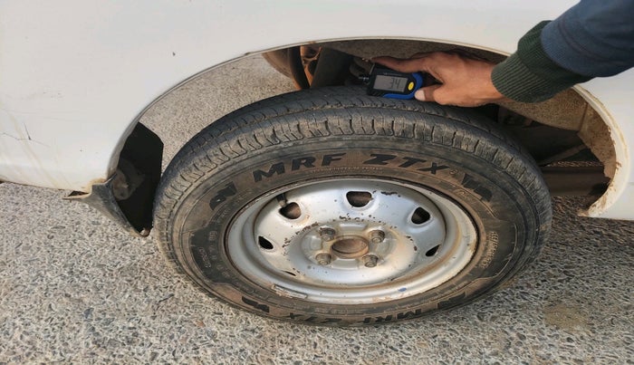 2012 Maruti Eeco 5 STR, Petrol, Manual, 1,73,109 km, tyre