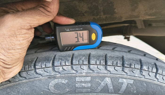 2016 Maruti Alto 800 VXI, Petrol, Manual, 41,081 km, tyre