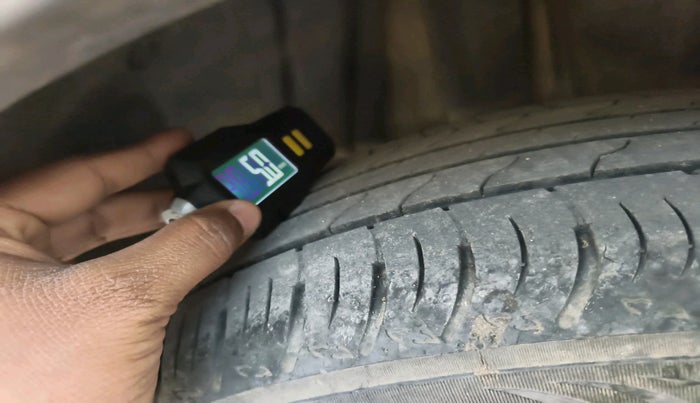 2022 Maruti XL6 ZETA MT, Petrol, Manual, 23,974 km, tyre