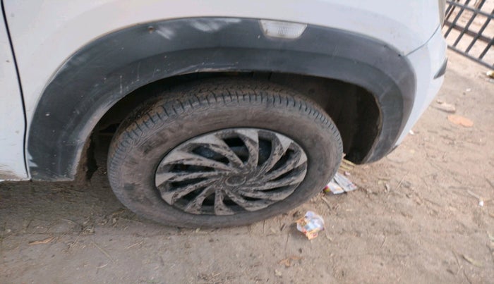 2019 Renault Kwid RXL, Petrol, Manual, 64,862 km, tyre