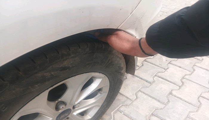 2016 Ford Figo Aspire TITANIUM 1.2 PETROL, Petrol, Manual, 1,97,632 km, tyre