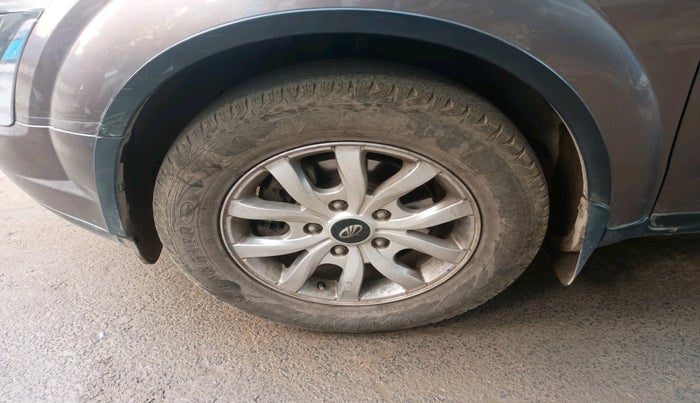 2018 Mahindra XUV500 W10, Diesel, Manual, 92,426 km, tyre