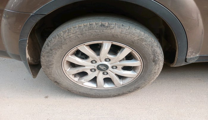 2018 Mahindra XUV500 W10, Diesel, Manual, 92,426 km, tyre