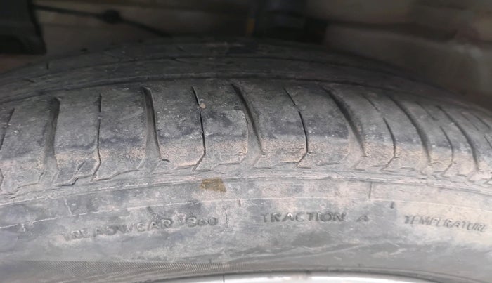 2013 Maruti Ertiga ZXI, Petrol, Manual, 38,579 km, tyre