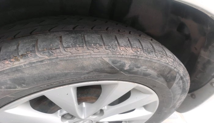 2013 Maruti Ertiga ZXI, Petrol, Manual, 38,579 km, tyre