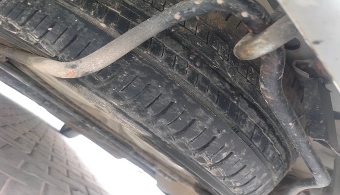 2013 Maruti Ertiga ZXI, Petrol, Manual, 38,579 km, tyre