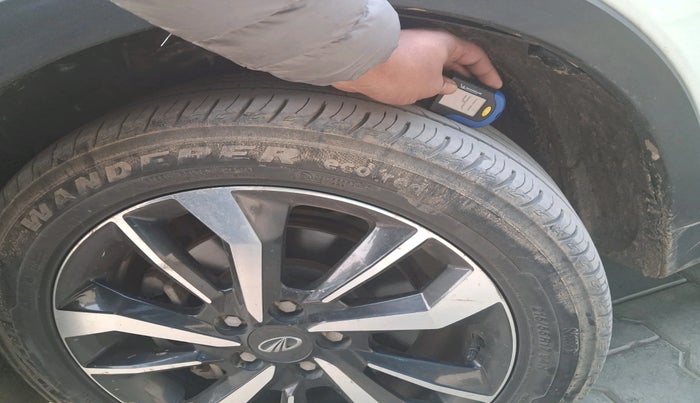 2020 Mahindra XUV300 W8 (O) 1.2 PETROL, Petrol, Manual, 48,728 km, tyre