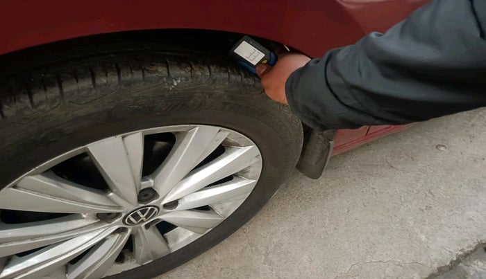 2022 Volkswagen VIRTUS HIGHLINE TSI 1.0 AT, Petrol, Automatic, 38,385 km, tyre