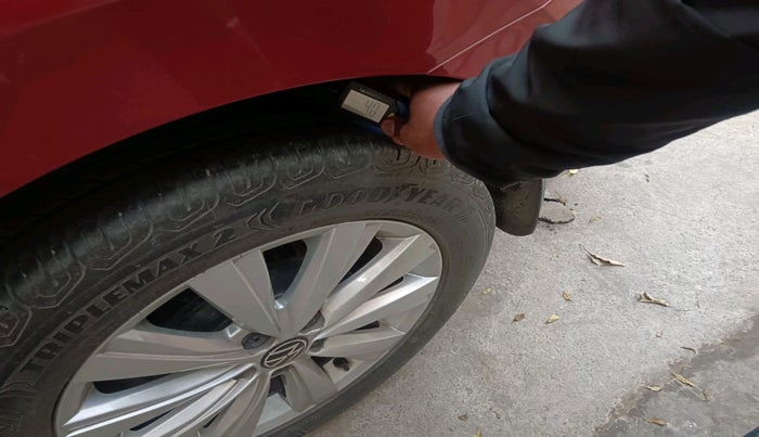 2022 Volkswagen VIRTUS HIGHLINE TSI 1.0 AT, Petrol, Automatic, 38,385 km, tyre